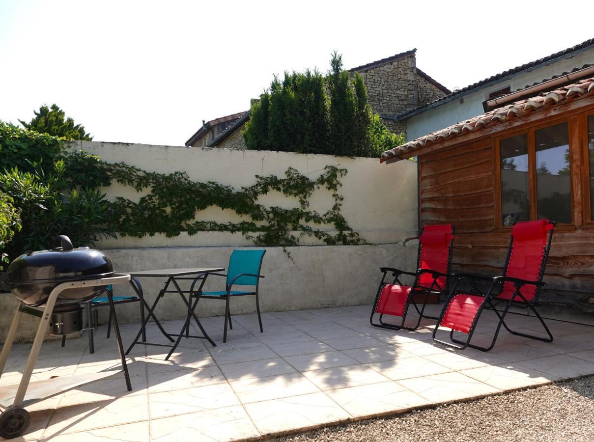 Gite Rural La Maison Mauve Ventouse Extérieur photo
